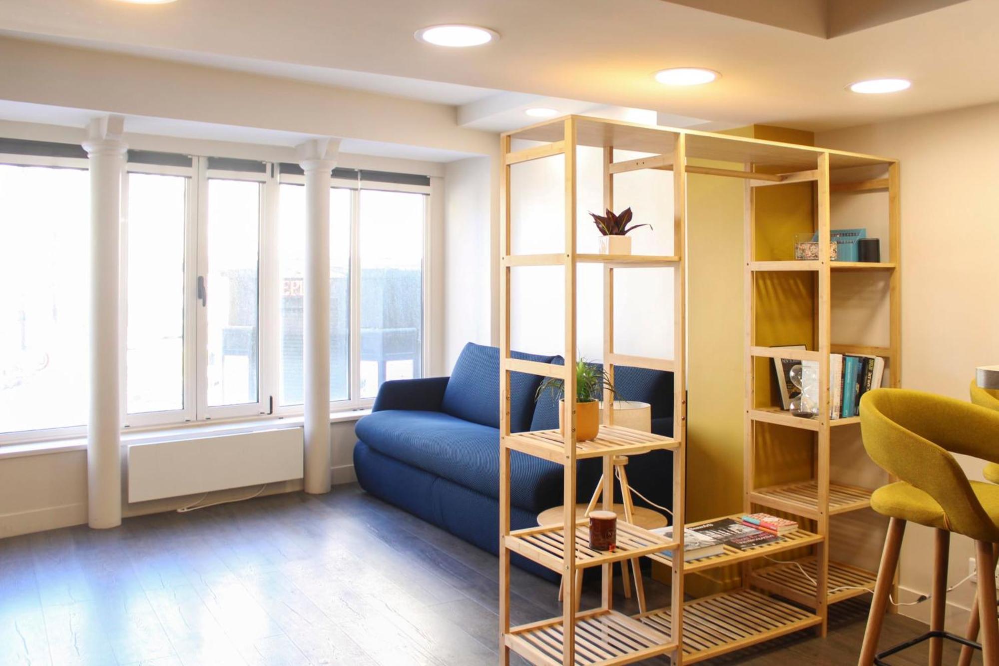 T2 In The Heart Of Near Louvre Museum